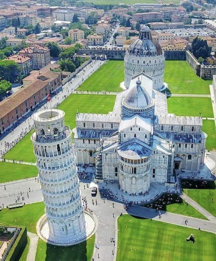 The Square Of Miracles Apartment Pisa Luaran gambar